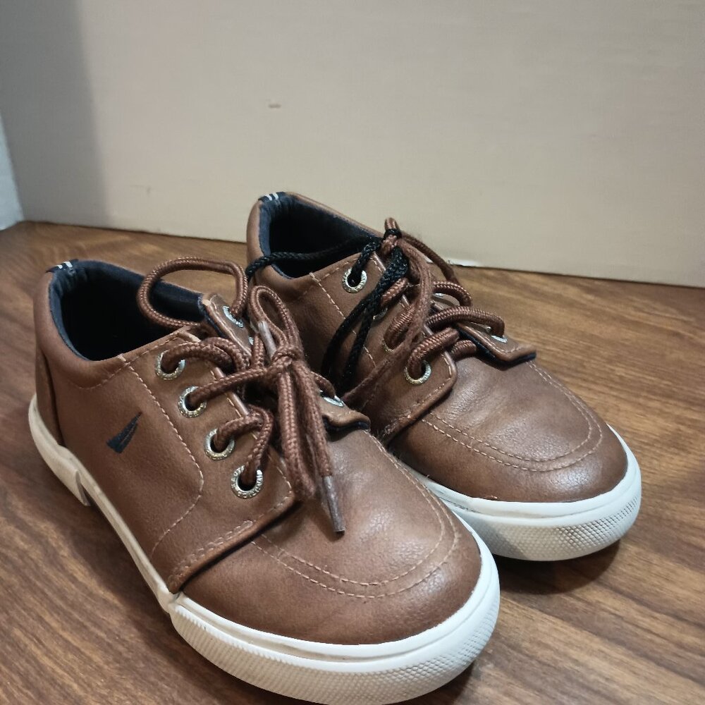 NAUTICA KIDS LACE UP CASUAL SHOE SHOES SIZE 10 BROWN